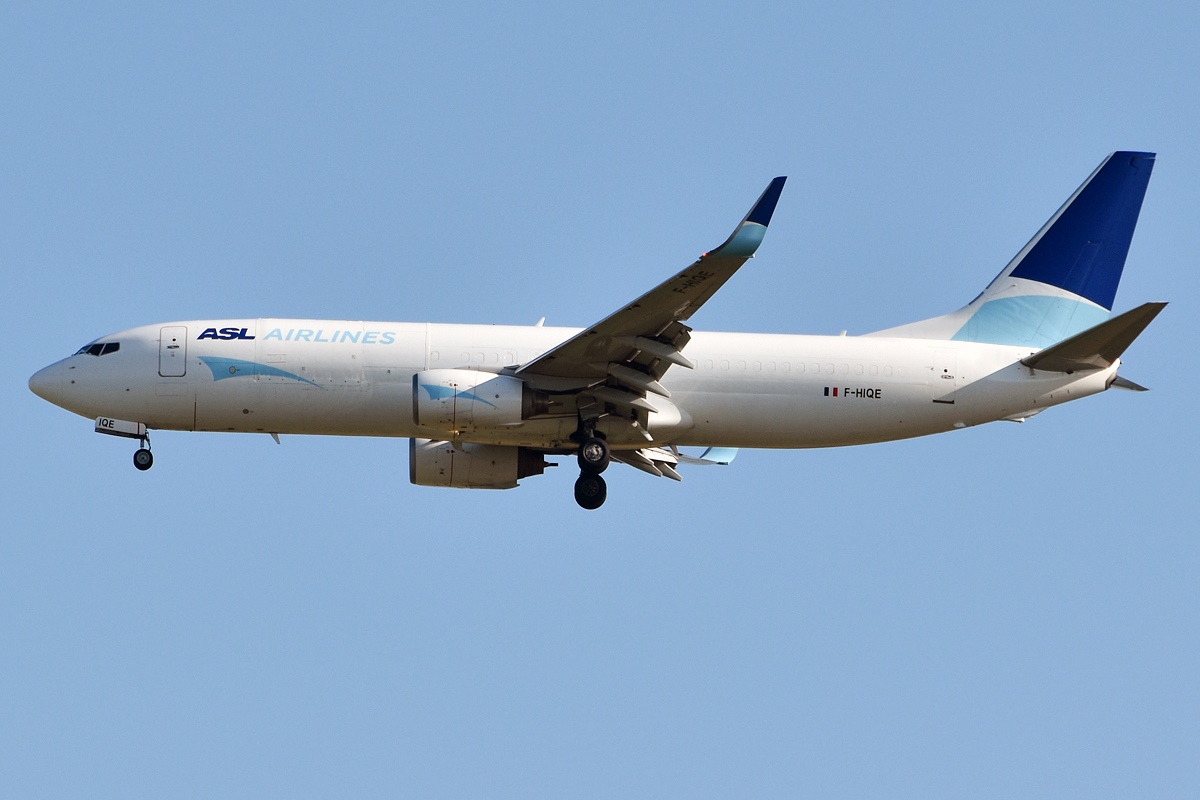F-HIQE — B737