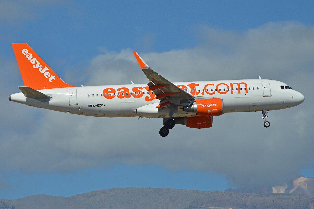 G-EZOA