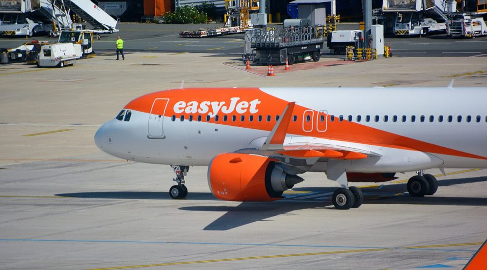 G-UZHV