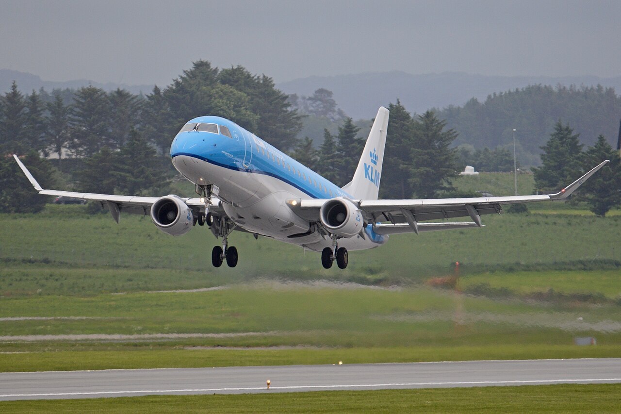 PH-EXN