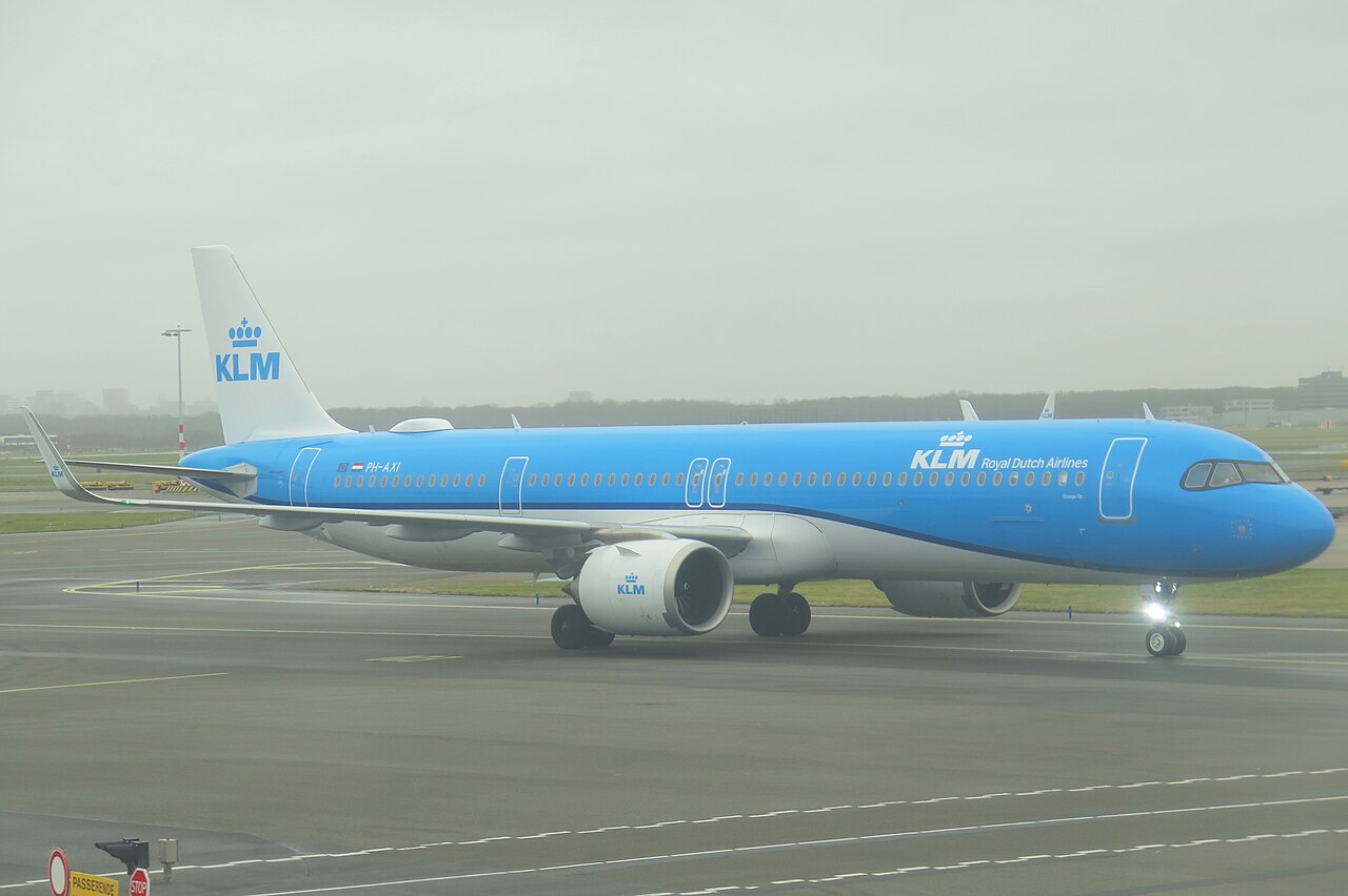 PH-AXI