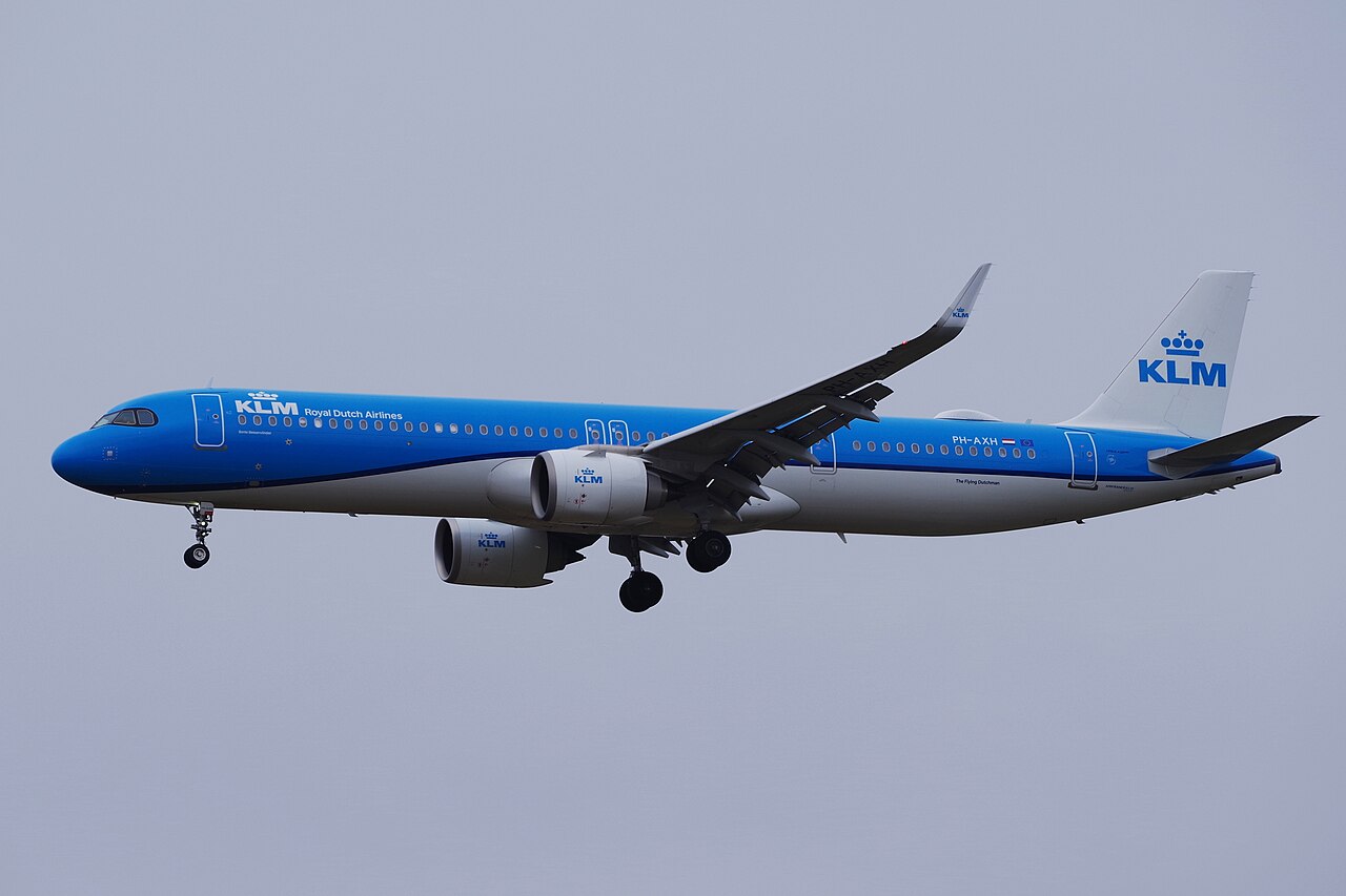 PH-AXN