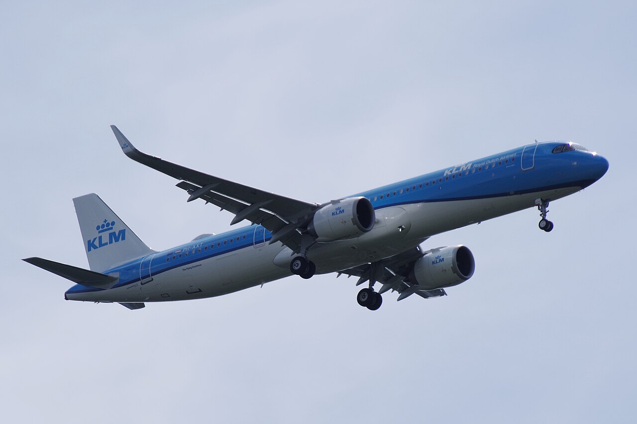 PH-AXT