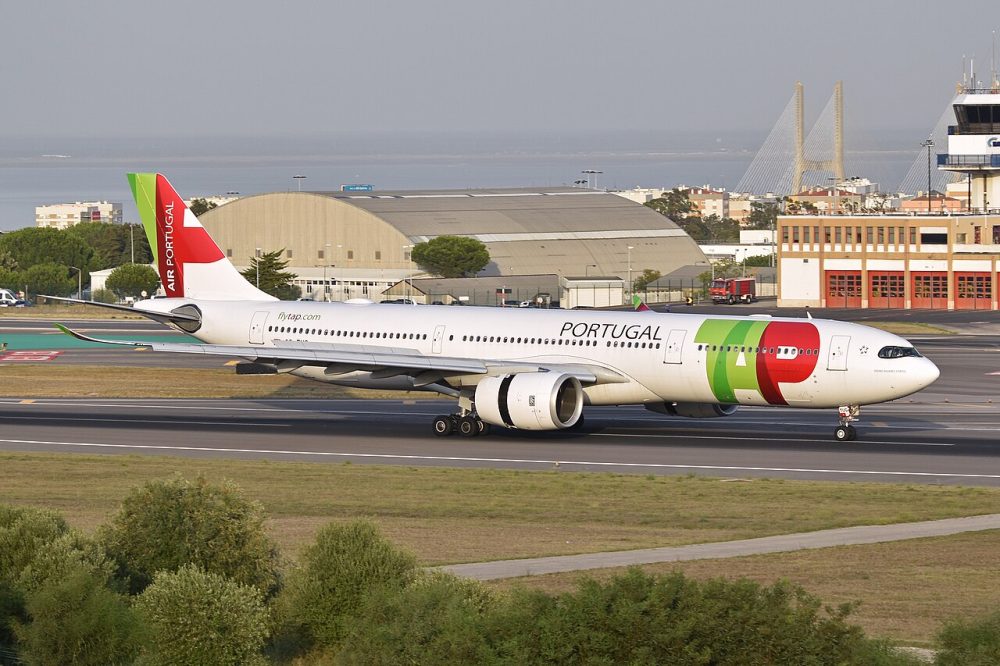 CS-TUG — A330