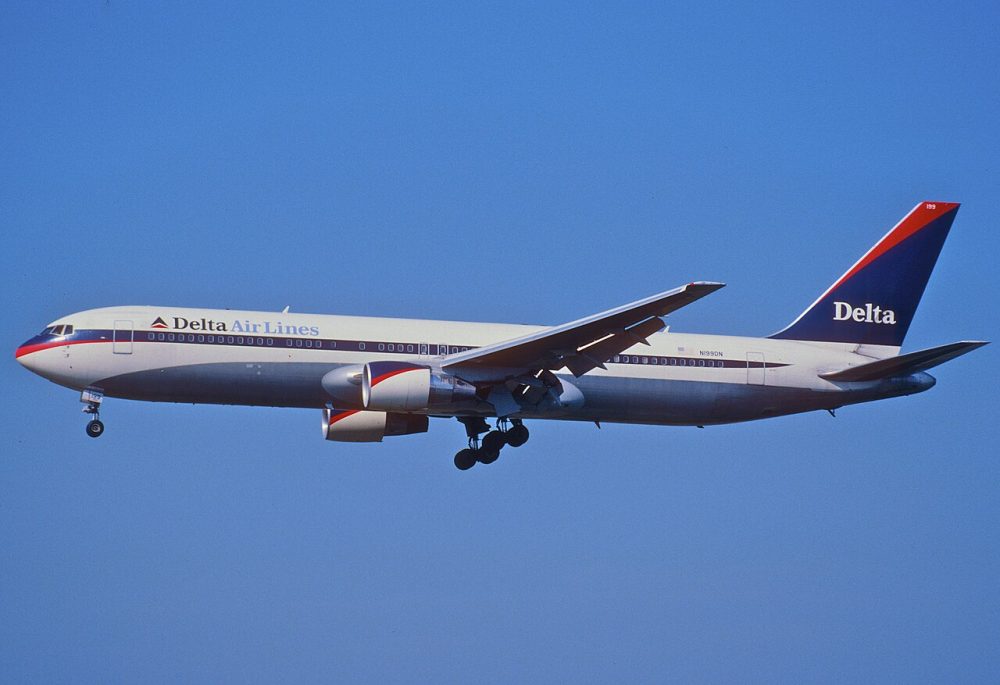 N199DN — B763